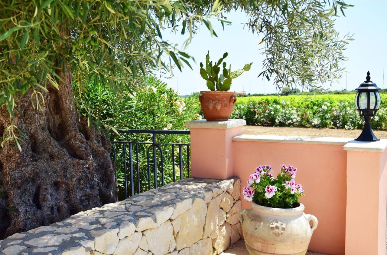 Antico Casale Benali Bed & Breakfast Сиракуза Екстериор снимка