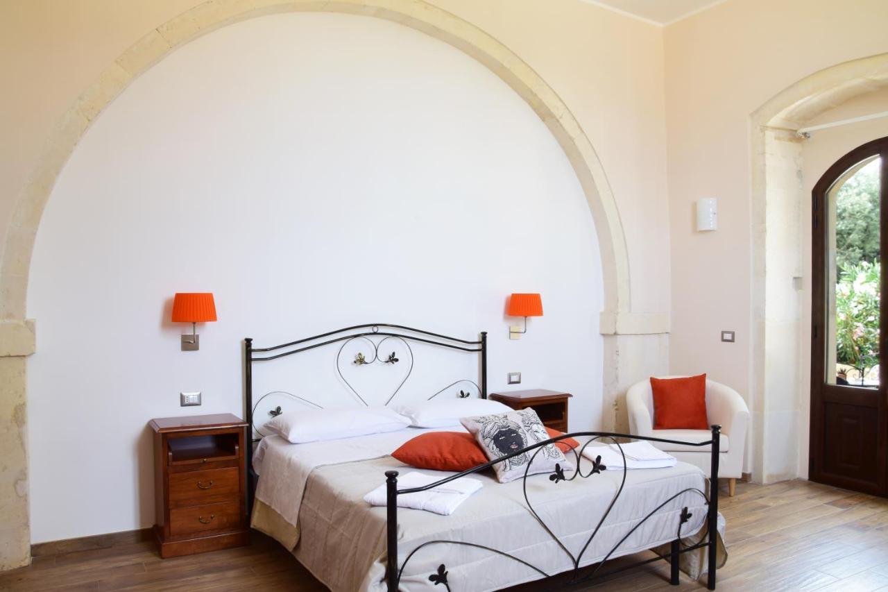 Antico Casale Benali Bed & Breakfast Сиракуза Екстериор снимка